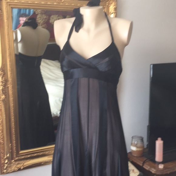 BCBG Max Azria SZ 2 - Picture 3 of 7